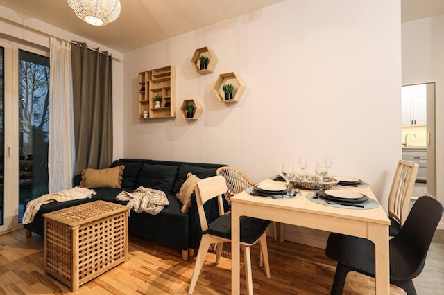 ロコ イン ワルシャワ ウィズ 1 ベッドルームズ アンド 1 バスルームズ