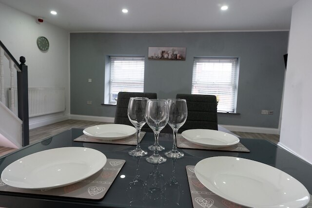 シティーセンターモダン4人用アパート