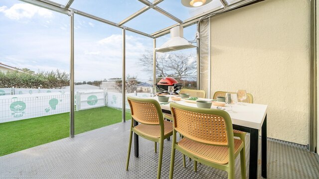 Jeju Dangdangi Dog Pension Black