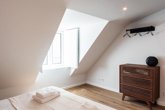 ザ・ハウス - サンタバーバラ II