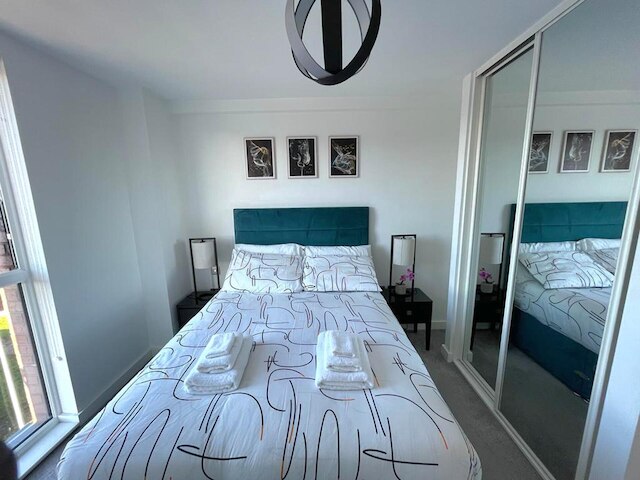 1B ステップス トゥ ユニ & スタジアム - WiFi、ブレッキー、ネットフリックス