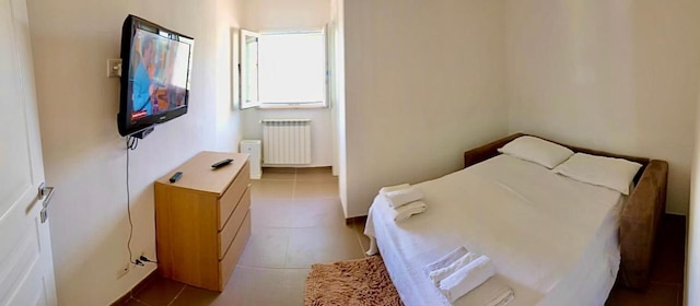 ヴィラ・ローラ、完成した現代的な家具、都市のグリーンオアシス