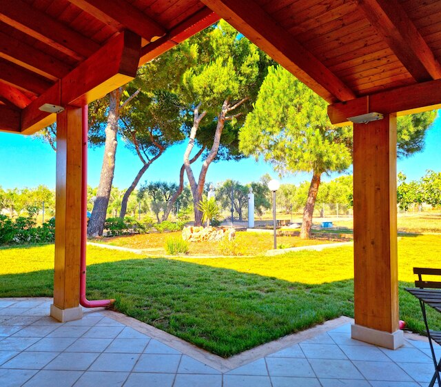 ヴィラ・ローラ、完成した現代的な家具、都市のグリーンオアシス