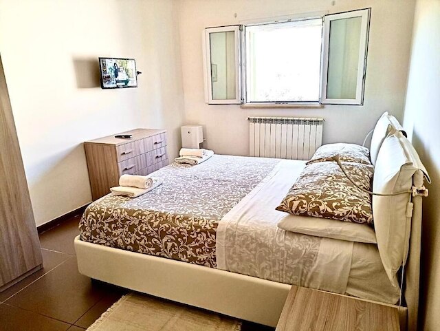 ヴィラ・ローラ、完成した現代的な家具、都市のグリーンオアシス