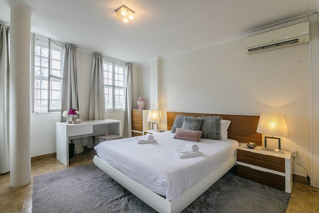 スタニング クレリゴス デュプレックス アパートメント イン ザ ハート オブ ポルト