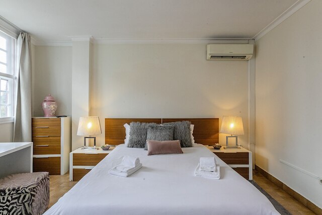 スタニング クレリゴス デュプレックス アパートメント イン ザ ハート オブ ポルト