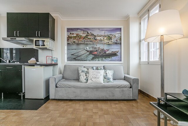 スタニング クレリゴス デュプレックス アパートメント イン ザ ハート オブ ポルト