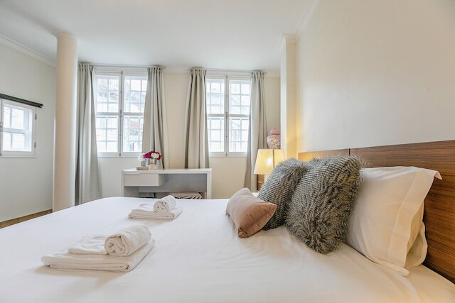 スタニング クレリゴス デュプレックス アパートメント イン ザ ハート オブ ポルト