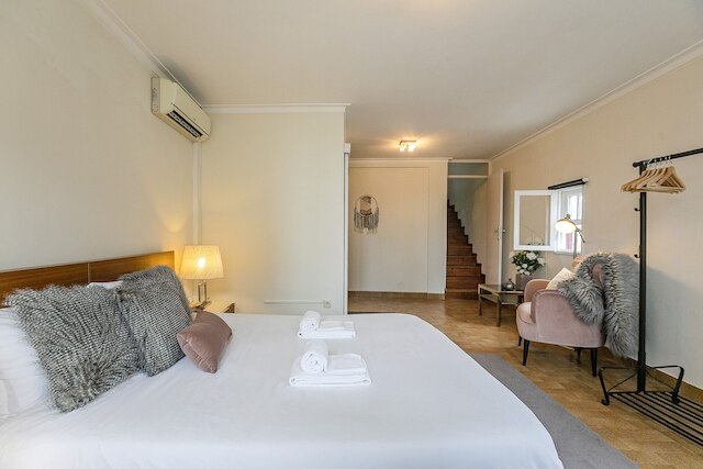 スタニング クレリゴス デュプレックス アパートメント イン ザ ハート オブ ポルト