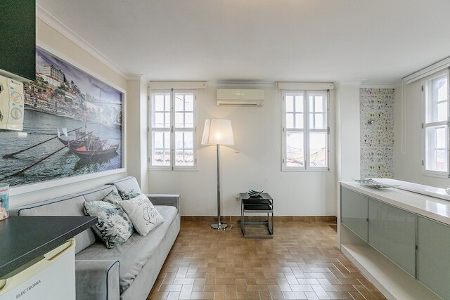 スタニング クレリゴス デュプレックス アパートメント イン ザ ハート オブ ポルト