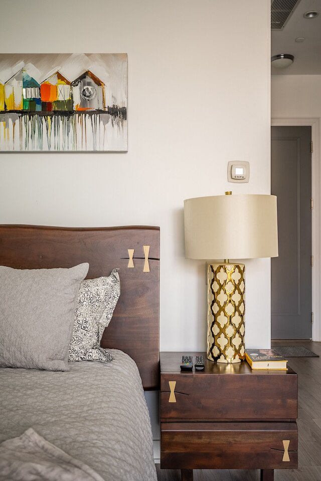 チャーミングヨークビルコンド