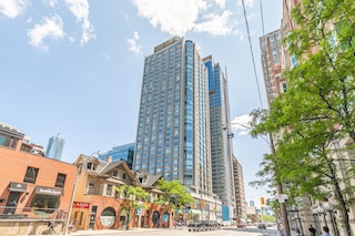 チャーミングヨークビルコンド