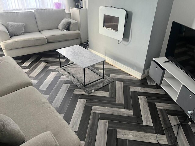 モダン２ベッドルーム・ハウス・リバプール・エインツリー病院近く