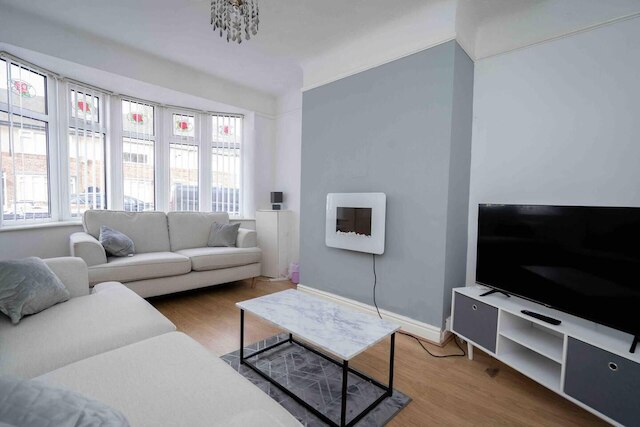 モダン２ベッドルーム・ハウス・リバプール・エインツリー病院近く