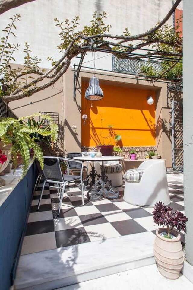 アテネの中心部でコテージのように暮らす