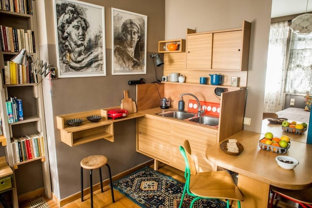 アテネの中心部でコテージのように暮らす