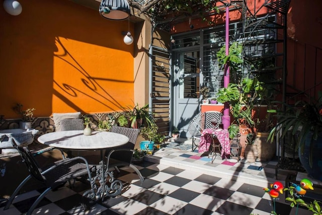 アテネの中心部でコテージのように暮らす