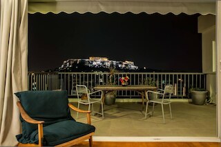 パルテノンの景色を楽しむ、中心部の晴れたフラット