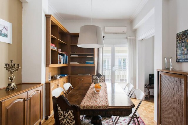 シンタグマの近くの古典的な美しい100m2の快適な