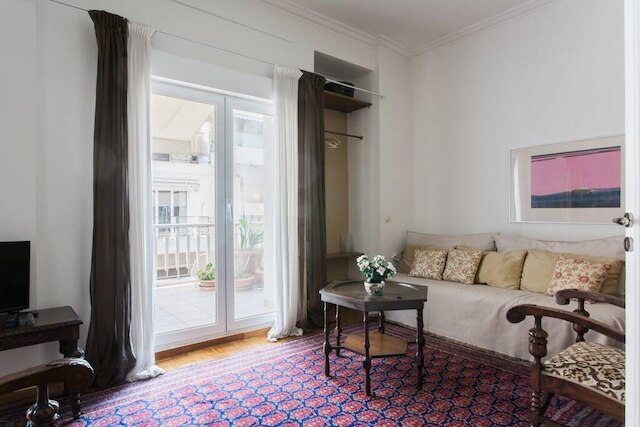 シンタグマの近くの古典的な美しい100m2の快適な