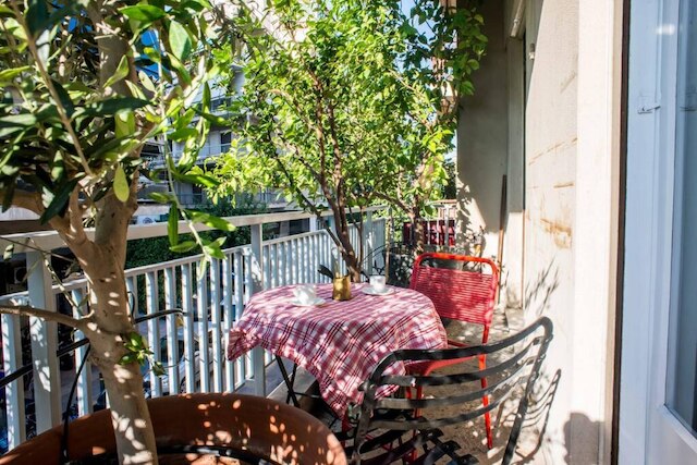 建築家のパルテノンから息をのむ90m2のフラット