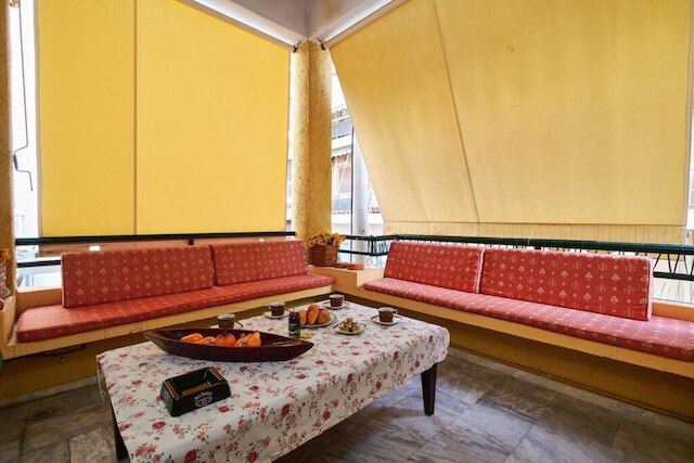 無料駐車スペース付き広々とした中央のアパート