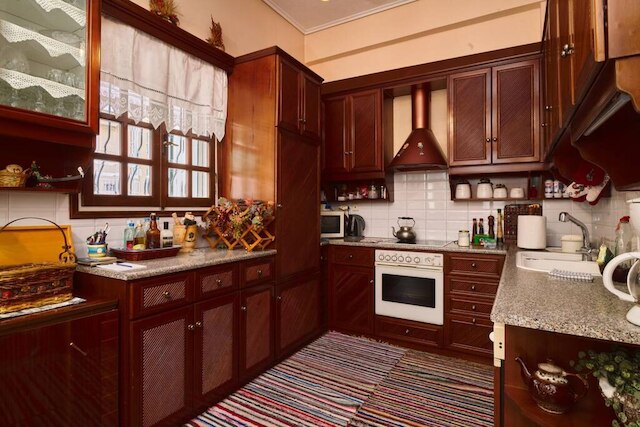 無料駐車スペース付き広々とした中央のアパート