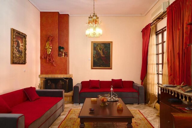 無料駐車スペース付き広々とした中央のアパート