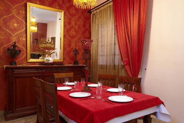 無料駐車スペース付き広々とした中央のアパート