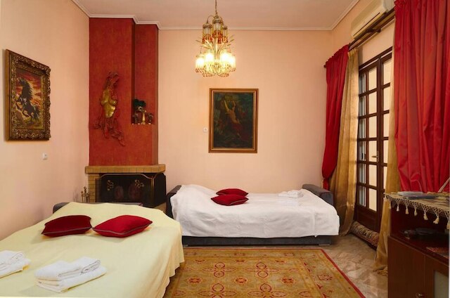 無料駐車スペース付き広々とした中央のアパート