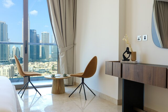 HiGuests - ザ・スターリング・バイ・オムニヤット