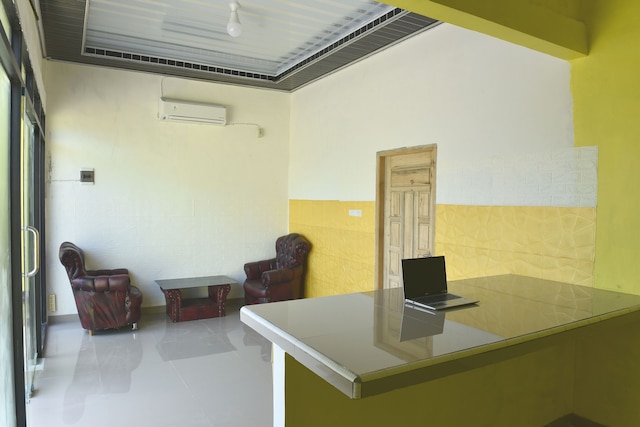 スーパー OYO 93591 ペンギナパン DVN & TMY パンカラン バライ