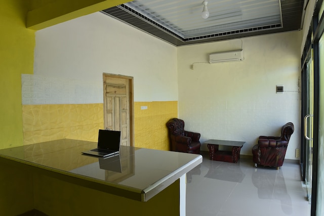 スーパー OYO 93591 ペンギナパン DVN & TMY パンカラン バライ