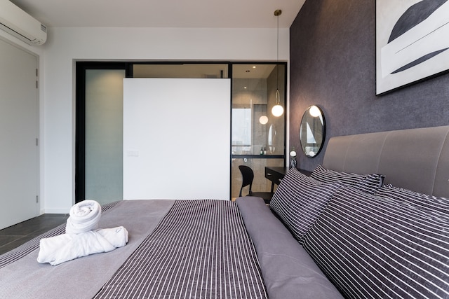 KLCCモダンミュージカルスタイル5パックススカーレットスイート