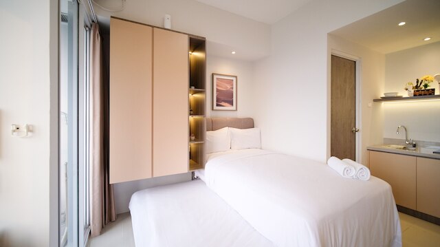 タマンメラティスラバヤアパートのホームイースタジオ