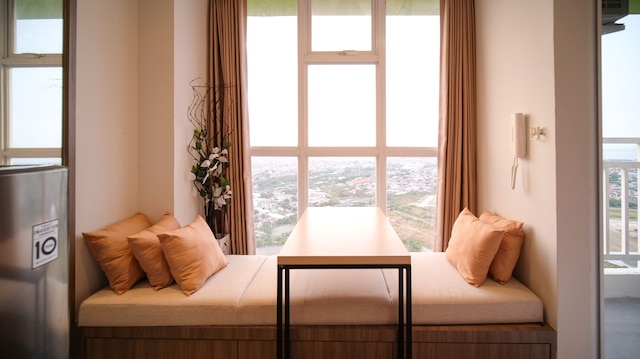 タマンメラティスラバヤアパートのホームイースタジオ