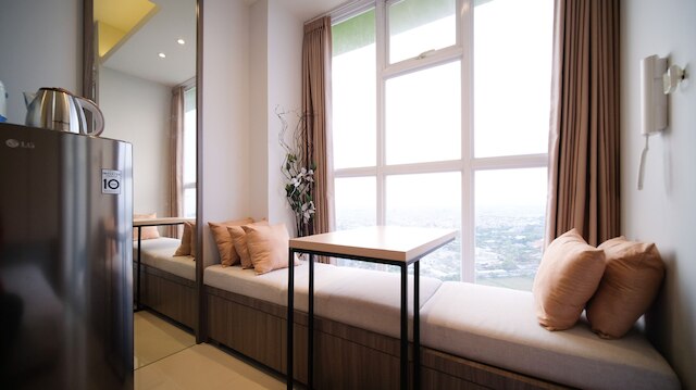 タマンメラティスラバヤアパートのホームイースタジオ