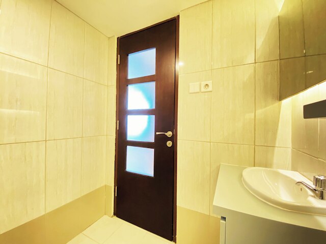 タマンサリラグランデのモダンスタジオルームアパートメント