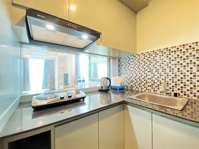 タマンサリラグランデのモダンスタジオルームアパートメント