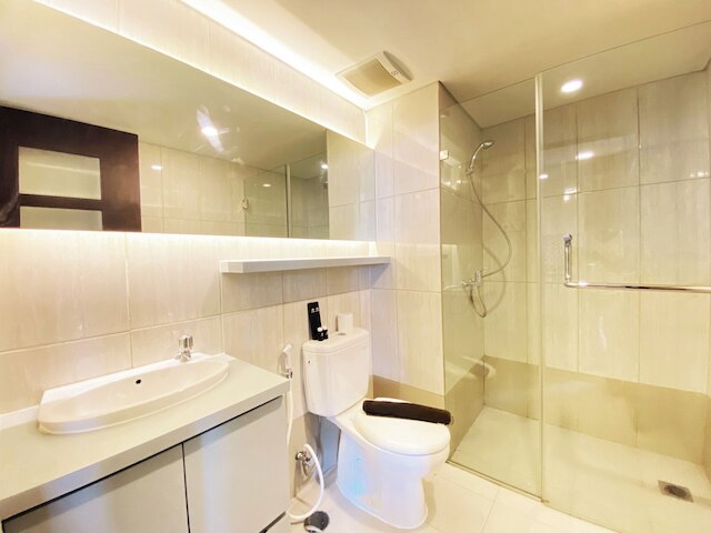 タマンサリラグランデのモダンスタジオルームアパートメント