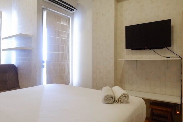 パビリオンペルマタアパートメントのシンプルでモダンなスタジオ