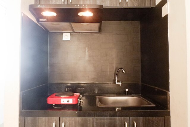 スラバヤのタマンメラティで穏やかでリラックスしたスタジオアパート