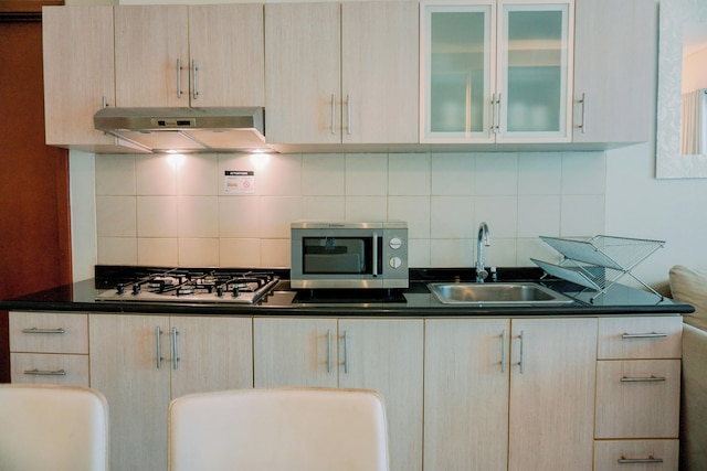 タムリンレジデンスのエレガントでストラテジックな2Brアパートメント