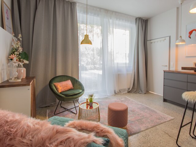 ニコライ ホームズ