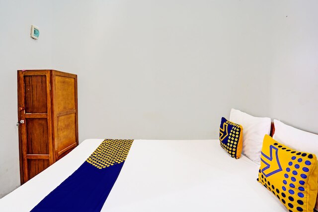 キャピタル O 93601 マンダ ホームステイ シャリア