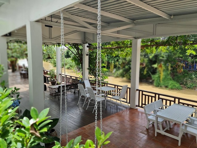 ロミエン・カフェ・ホームステイ