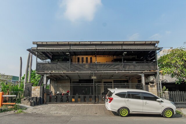 ホテル O ウノ ホームステイ シャリア