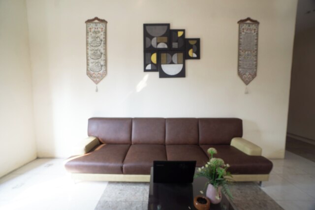 ホテル O ウノ ホームステイ シャリア