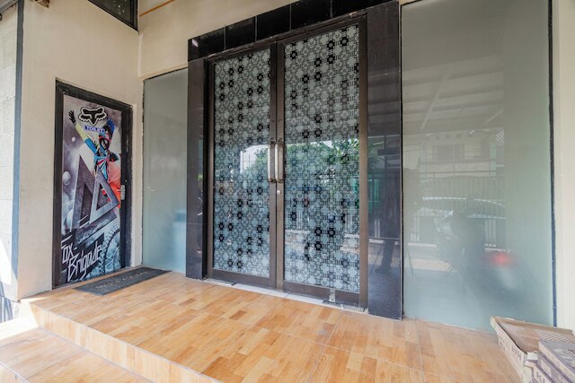 ホテル O ウノ ホームステイ シャリア