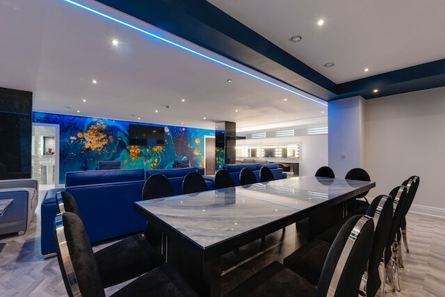 テンプル コート キャバン クオーター アパートメンツ